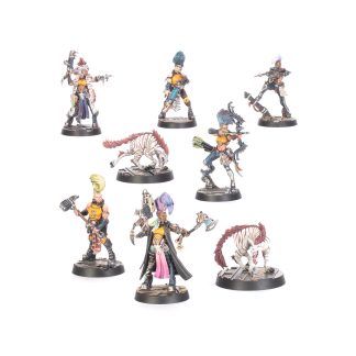 Escher Matriarchs and Phyrr Cats Completed Model Set